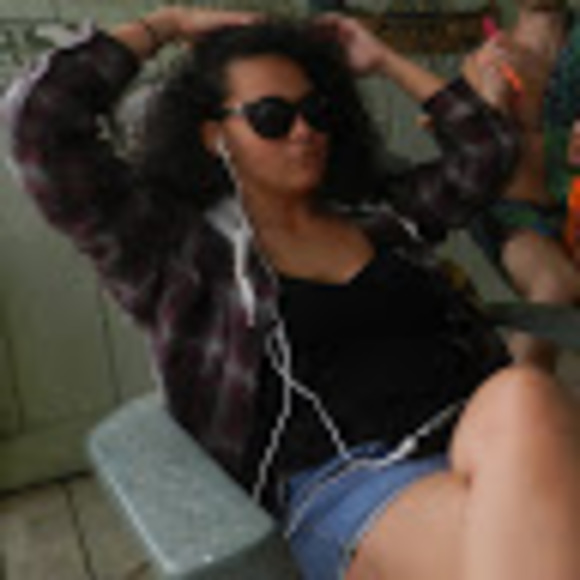 Meet your Posher, Taylor - Picture 1 of 1